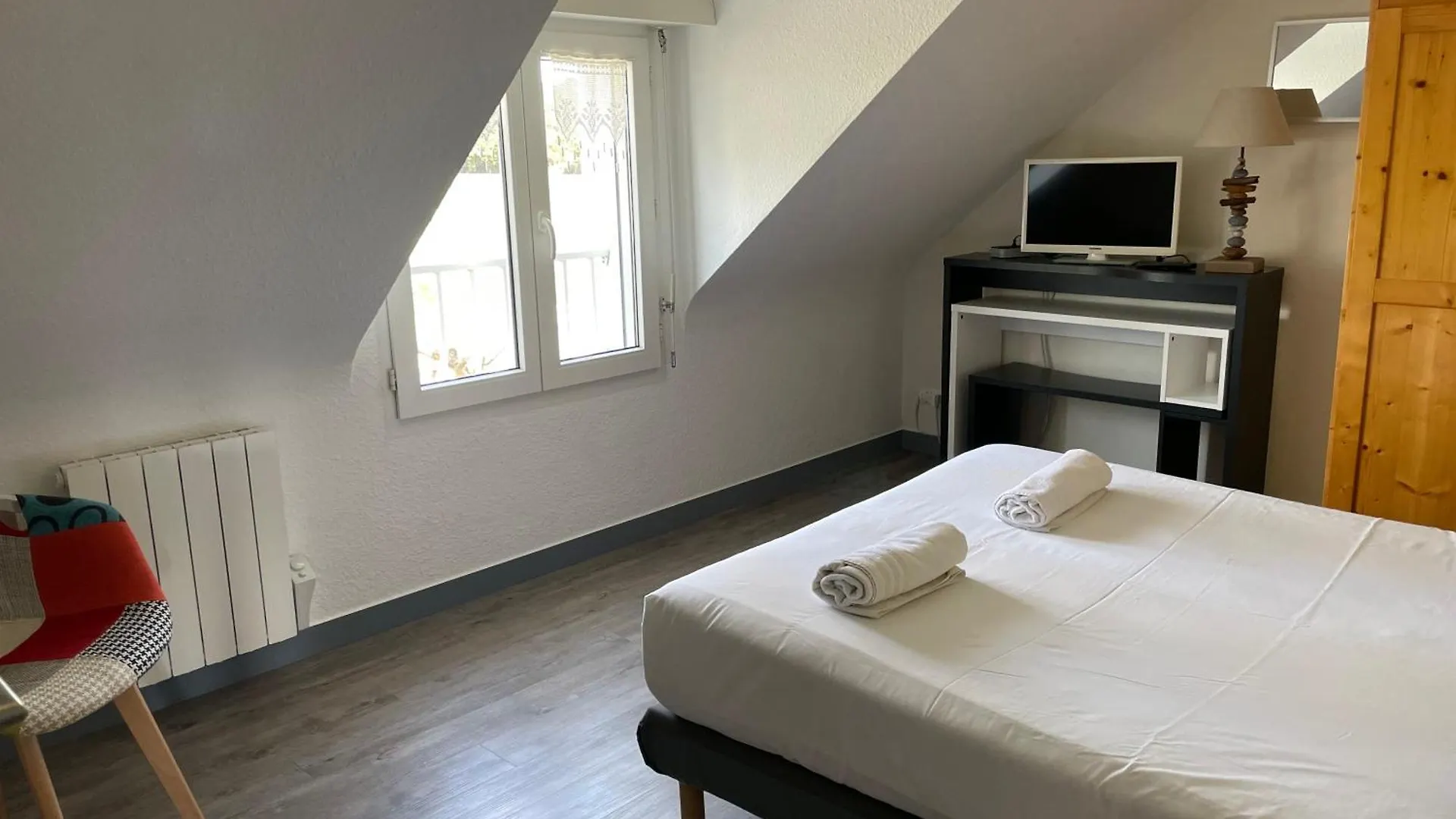 **  Hotel Aux Tamaris Sauzon France