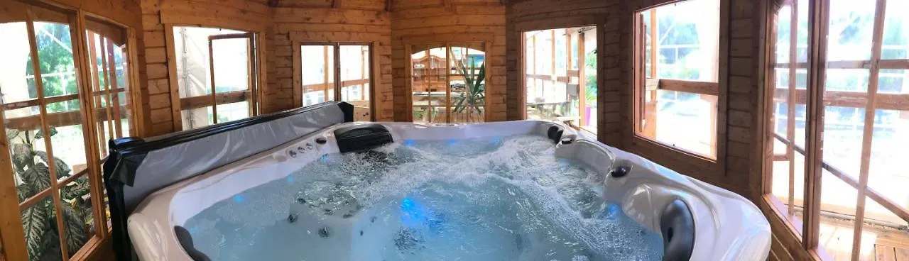 Hotel Aux Tamaris Sauzon 2*,  France